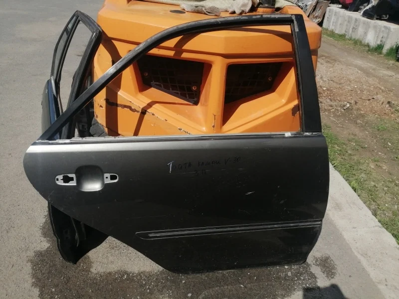 Дверь задняя правая Toyota Camry V30
