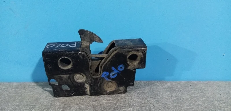 Замок капота Volkswagen Polo 5