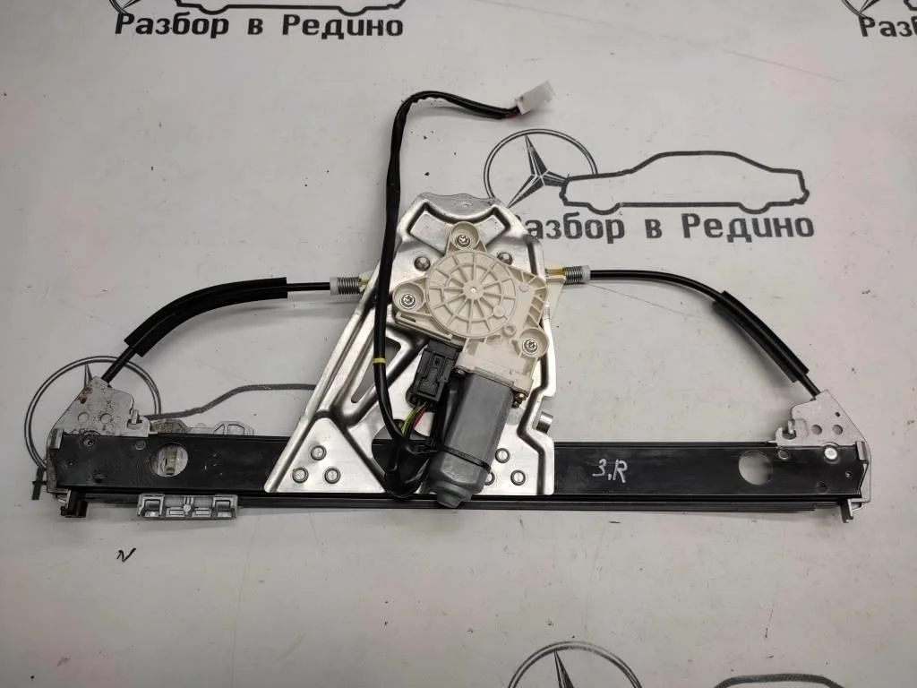 Стеклоподъемник задний правый Mercedes-Benz