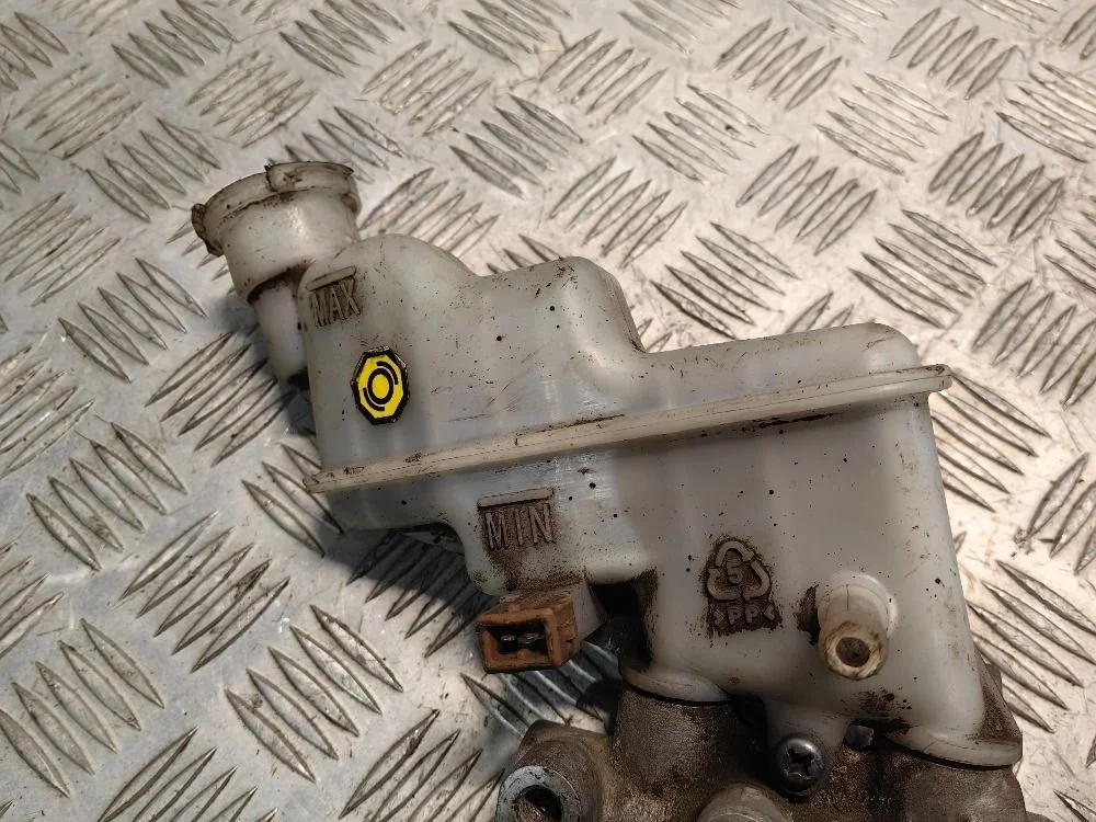 Бачок тормозной жидкости Hyundai Solaris I