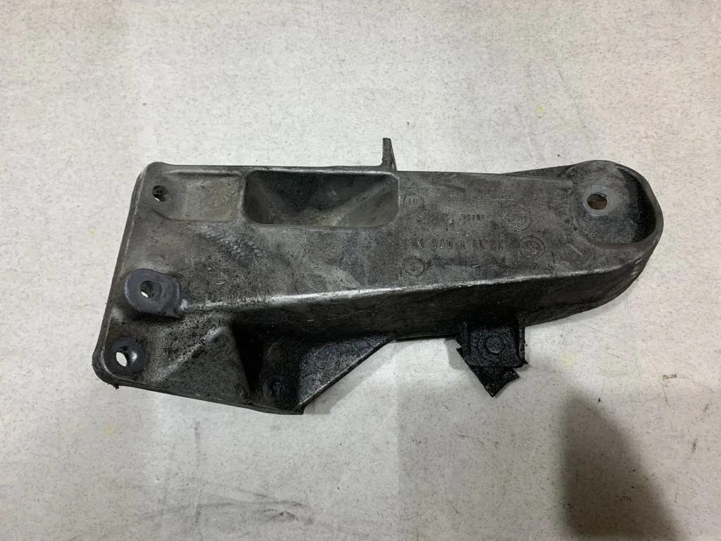 22111096999 Кронштейн BMW X5 E53