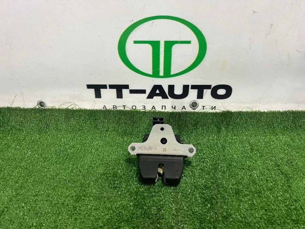 Замок крышки багажника Ford Focus 3 2011-2019
