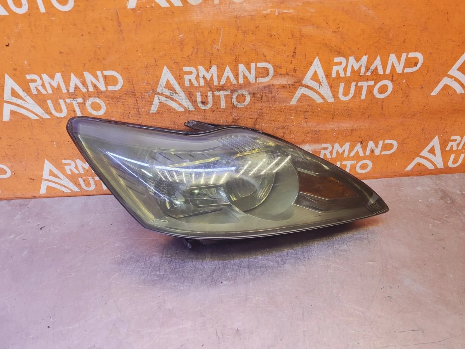 Фара Ford Focus 2008-2011