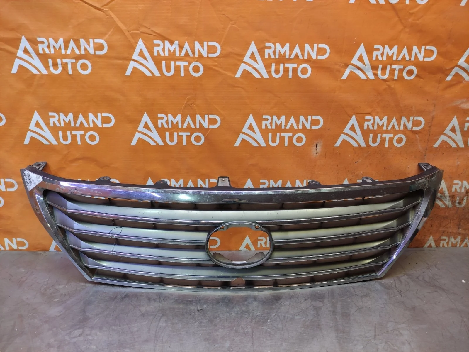 Решетка радиатора Lexus LX 2007-2012 3 URJ200
