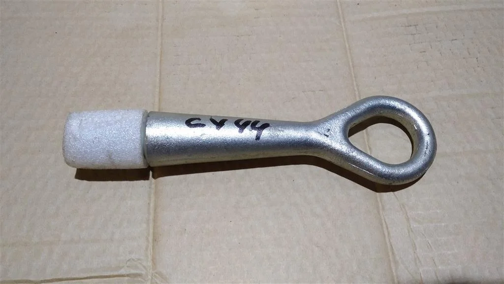 Б.у. крюк буксировочный MITSUBISHI LANCER CY4A MITSUBISHI LANCER CY4A