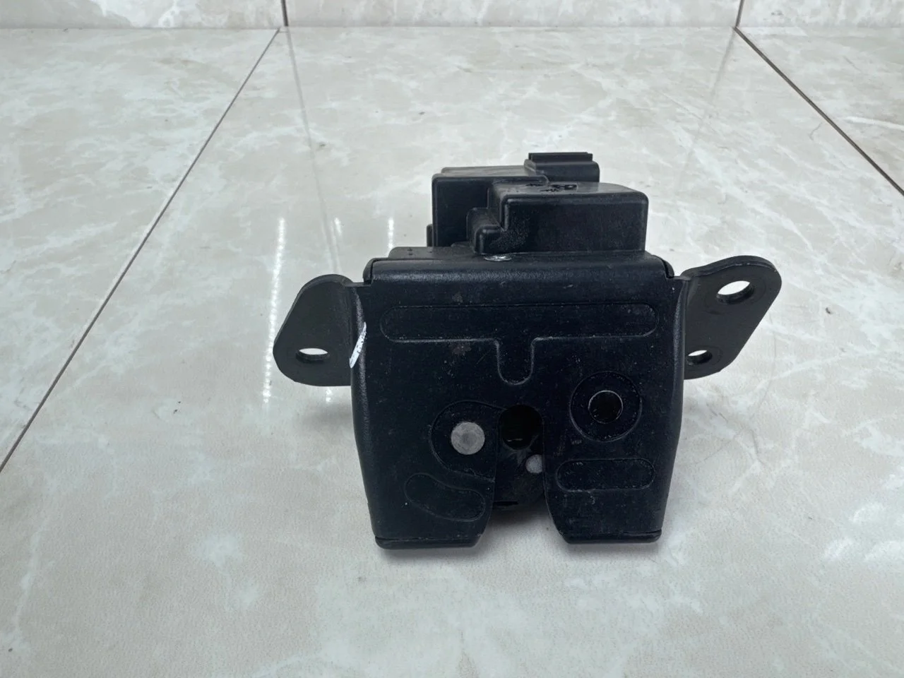Замок крышки багажника Hyundai Ix35 Lm 2009-2015 812302S000