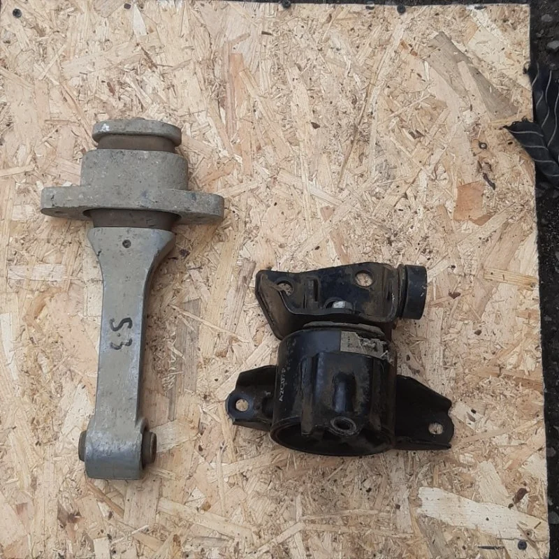 Подушка двигателя Kia Sportage 3 SL