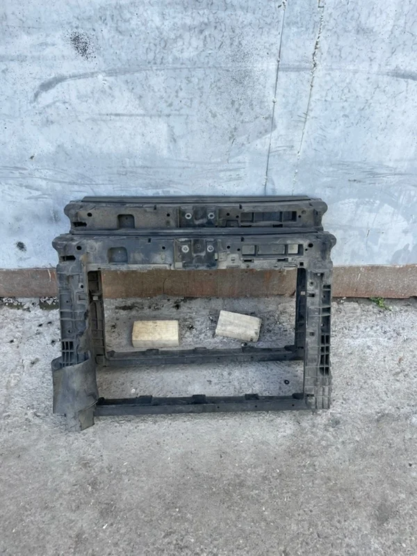 Панель радиаторов Volkswagen Polo 6