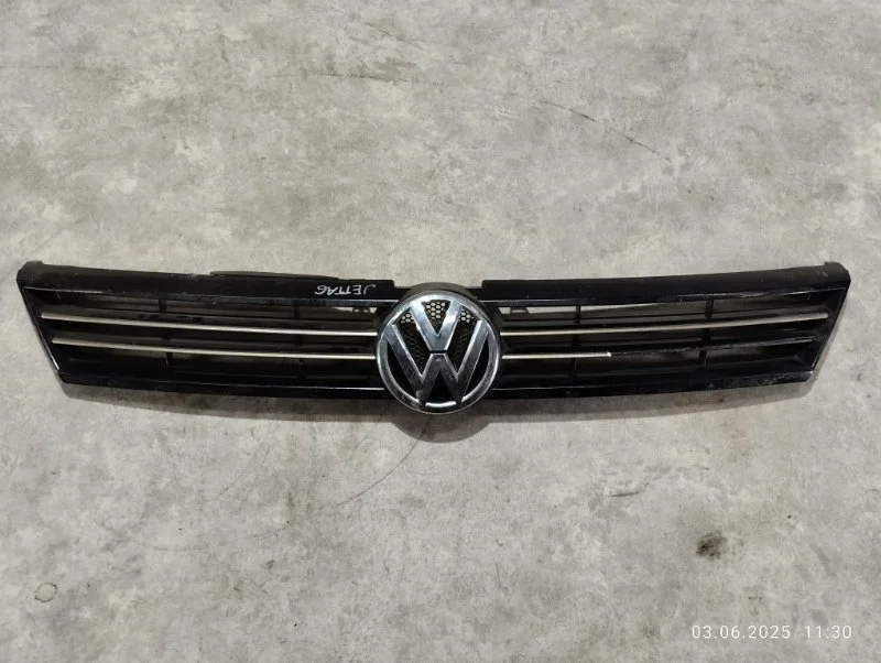 Решетка радиатора Volkswagen Jetta A6
