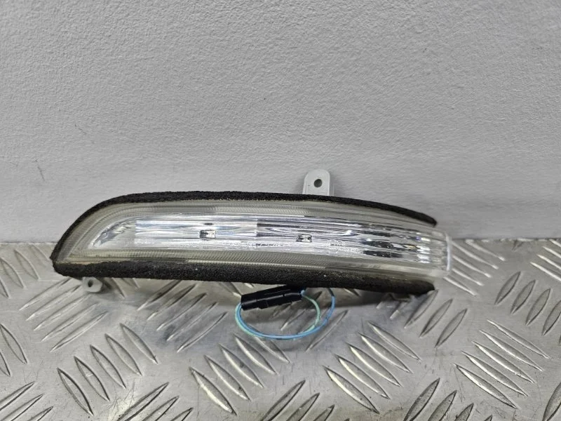 Поворотник зеркала Nissan Teana J32