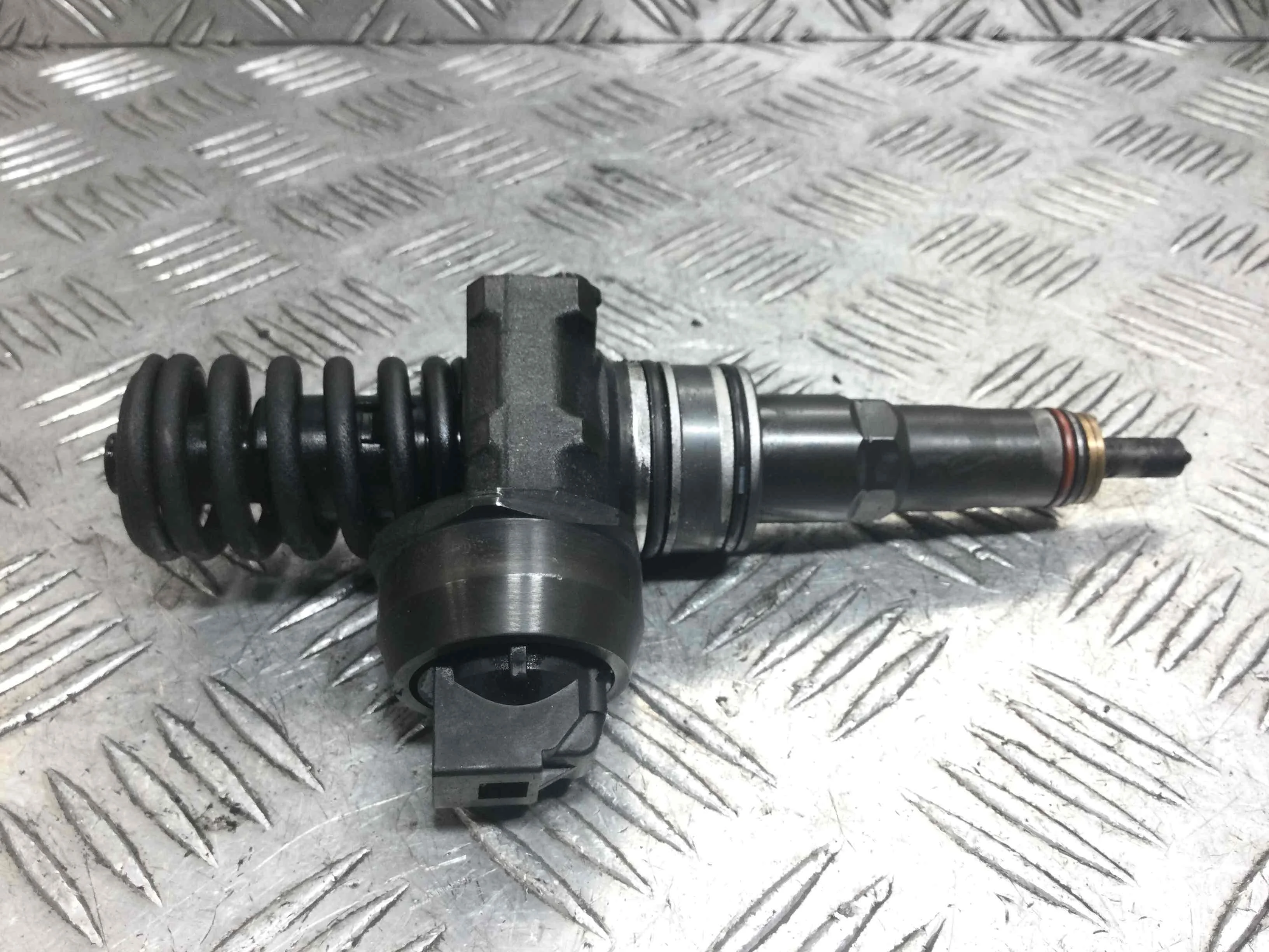 Форсунка Volkswagen Golf 5 поколение (2004-2009) дизель 2.0 TDI Автомат Х/б