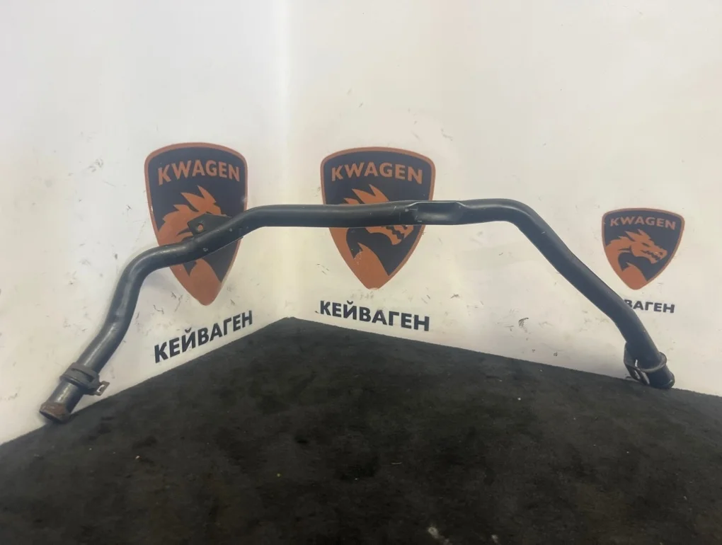 Патрубок системы охлаждения Volkswagen Tiguan 2010 5N