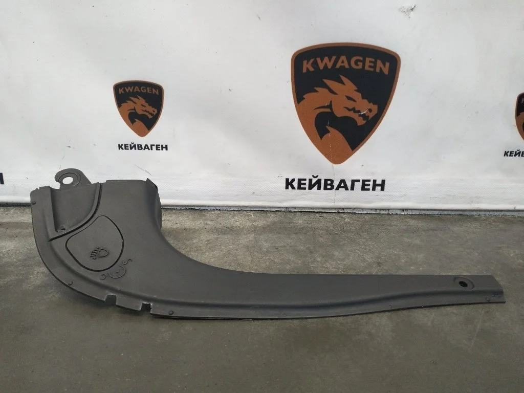 Пластик подкапотного пространства Porsche Cayenne 2008 957