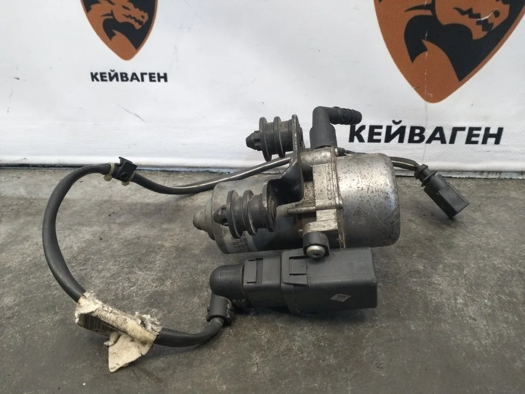 Вакуумный насос Volkswagen Golf 2010 6