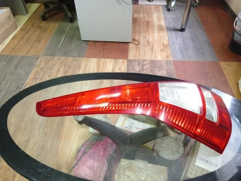 Фонарь Honda CR-V 3 2007-2012
