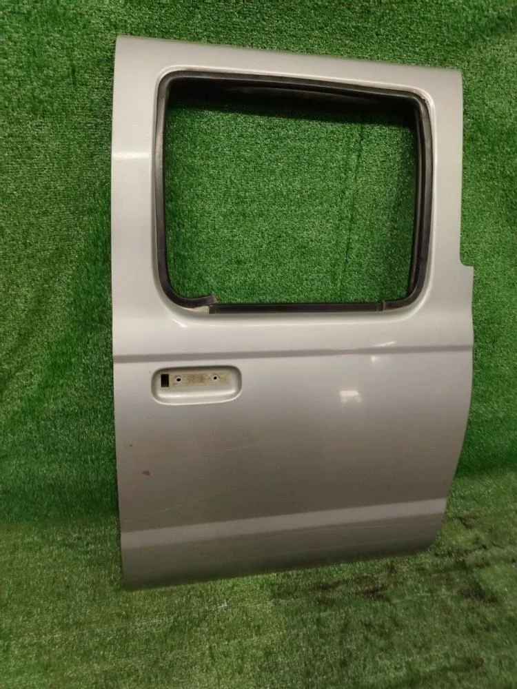 Дверь Nissan NP300 2011 DC