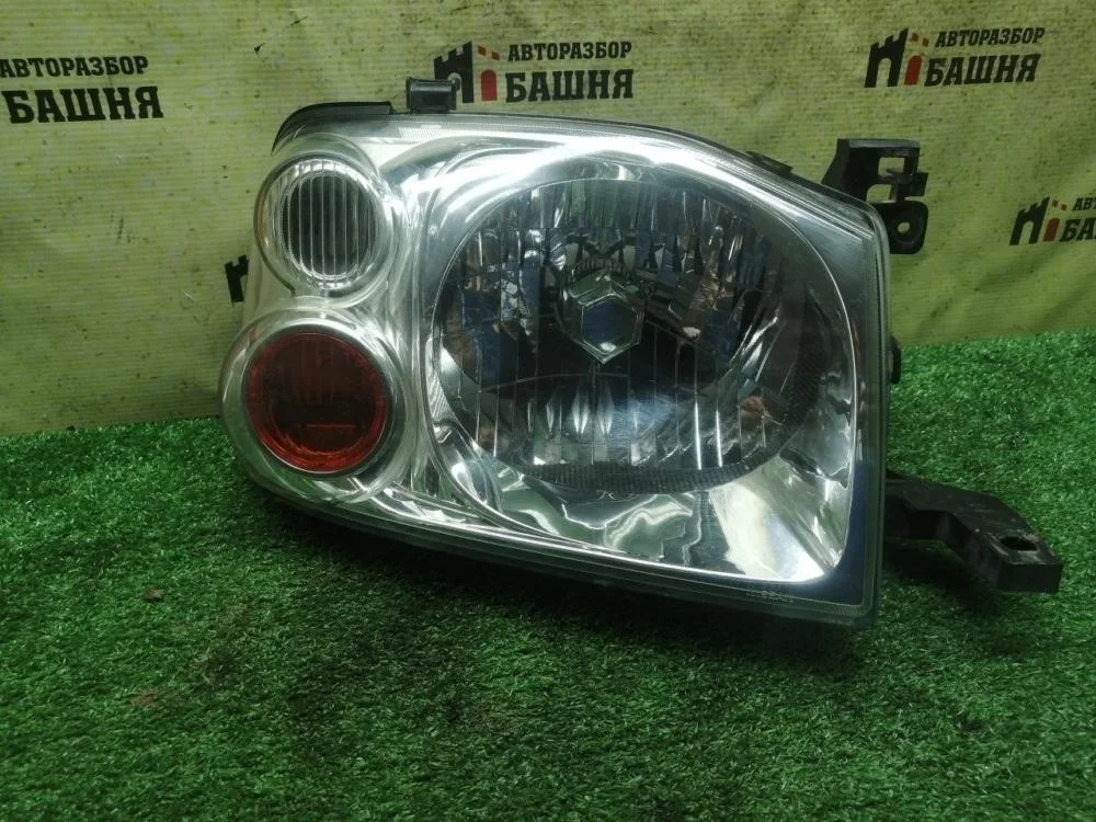 Фара галогеновая Nissan NP300 2011 DC