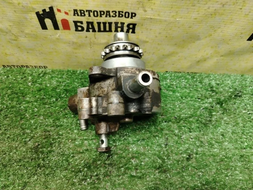 Насос вакуумный Nissan NP300 2011 DC
