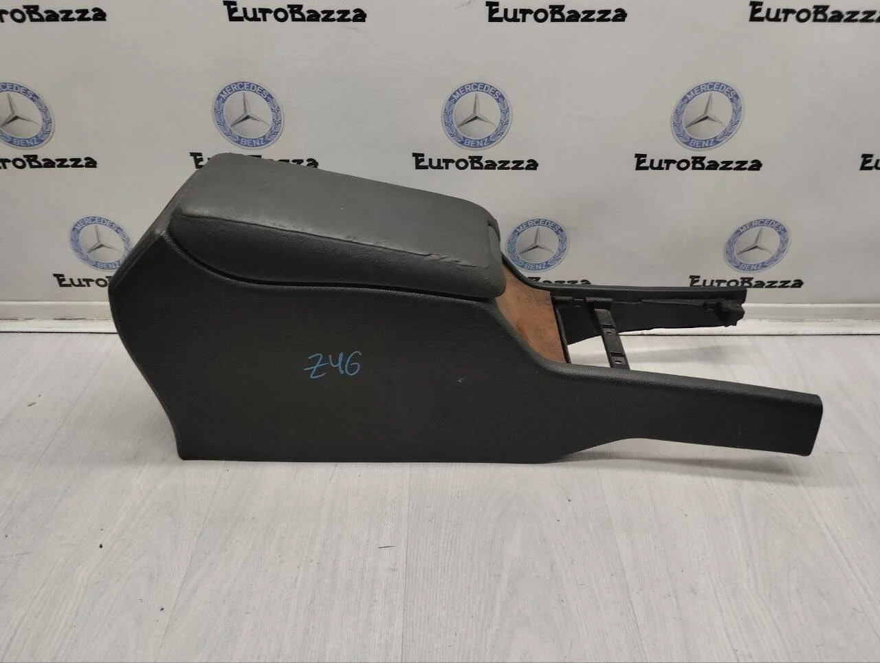 Подлокотник Mercedes W210