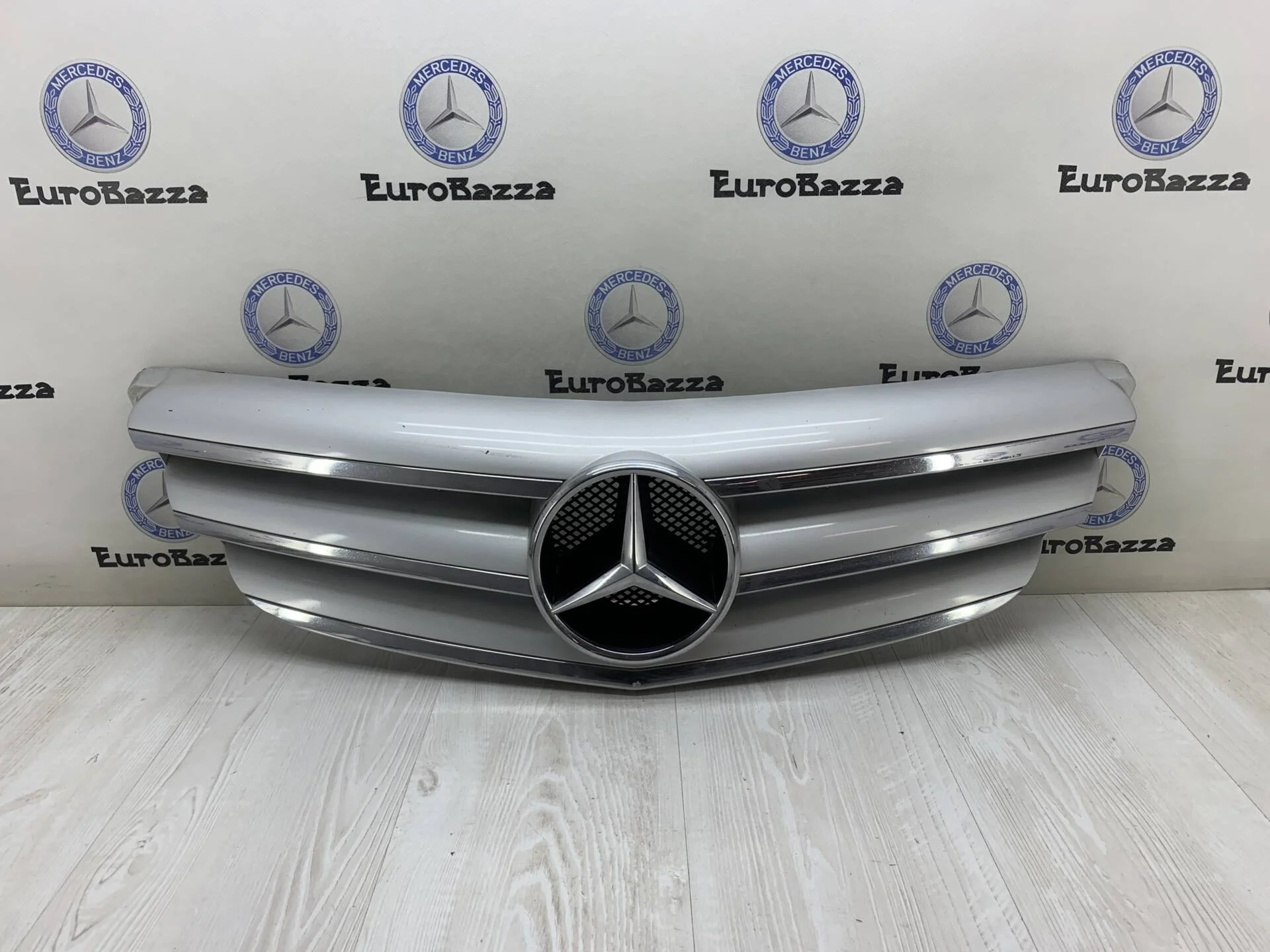 Решетка радиатора Mercedes W245