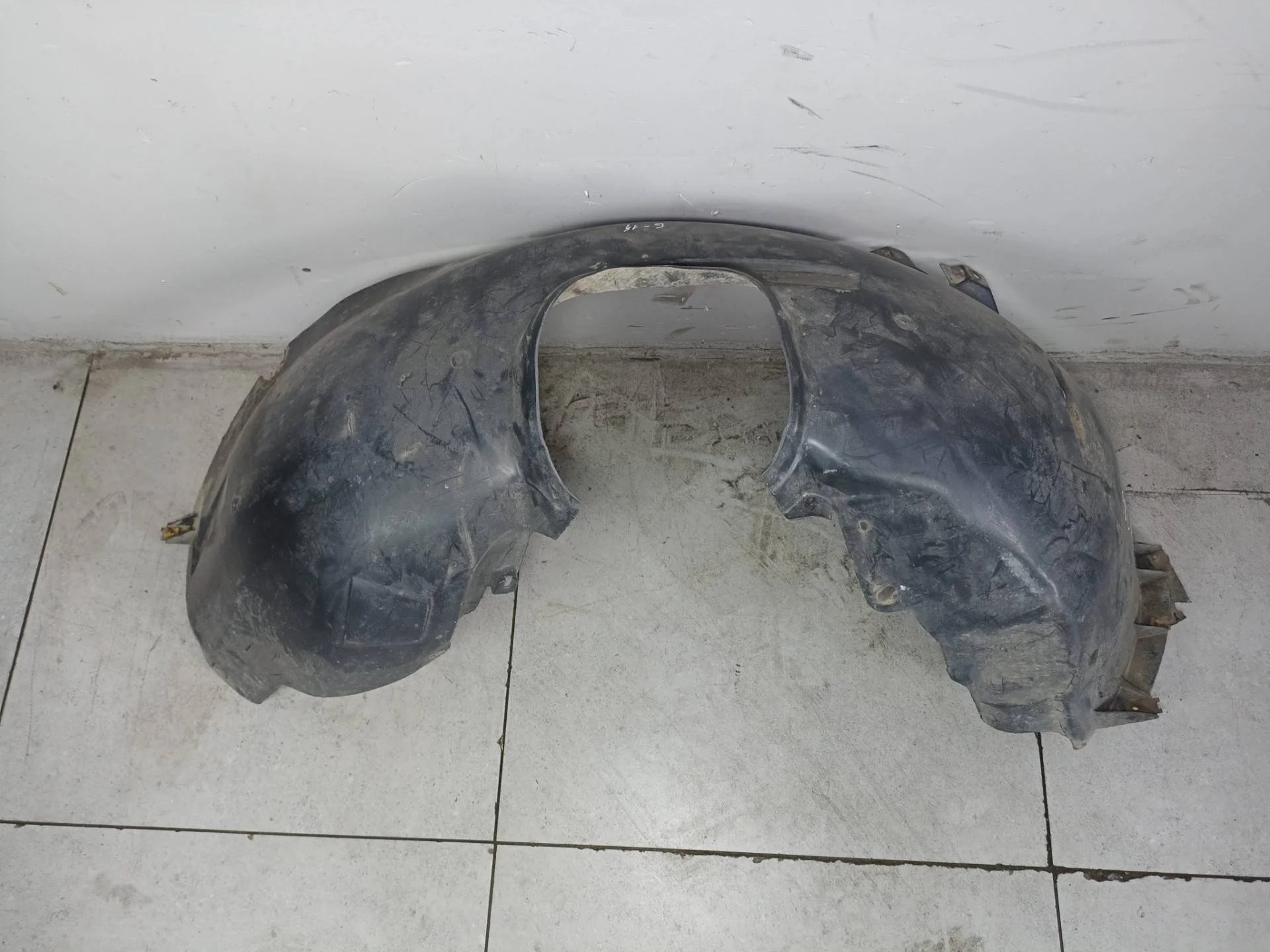 Подкрылок передний левый Ford Focus 2 рест. 2008