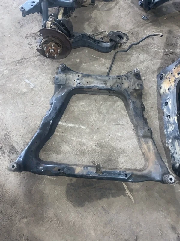 Подрамник передний Nissan Qashqai J10