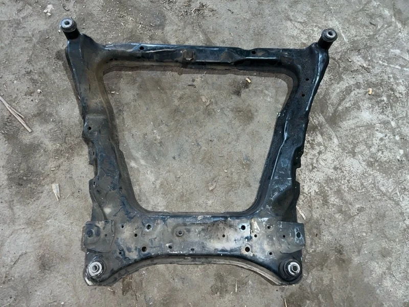 Подрамник Nissan Qashqai +2 2012 J10E