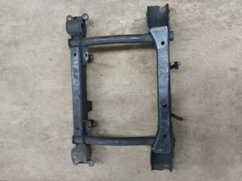 Подрамник Mercedes ML W163