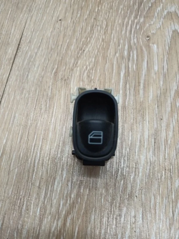 Кнопка стеклоподъемника Mercedes 2006 W203