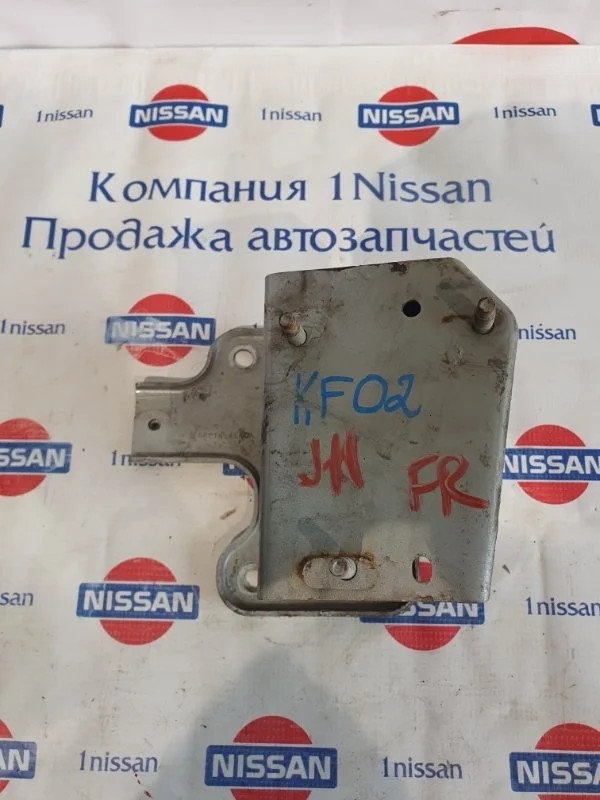 Кронштейн усилителя переднего бампера Nissan Qashqai 2015 F2214DF3MA J11 HRA2, передний правый