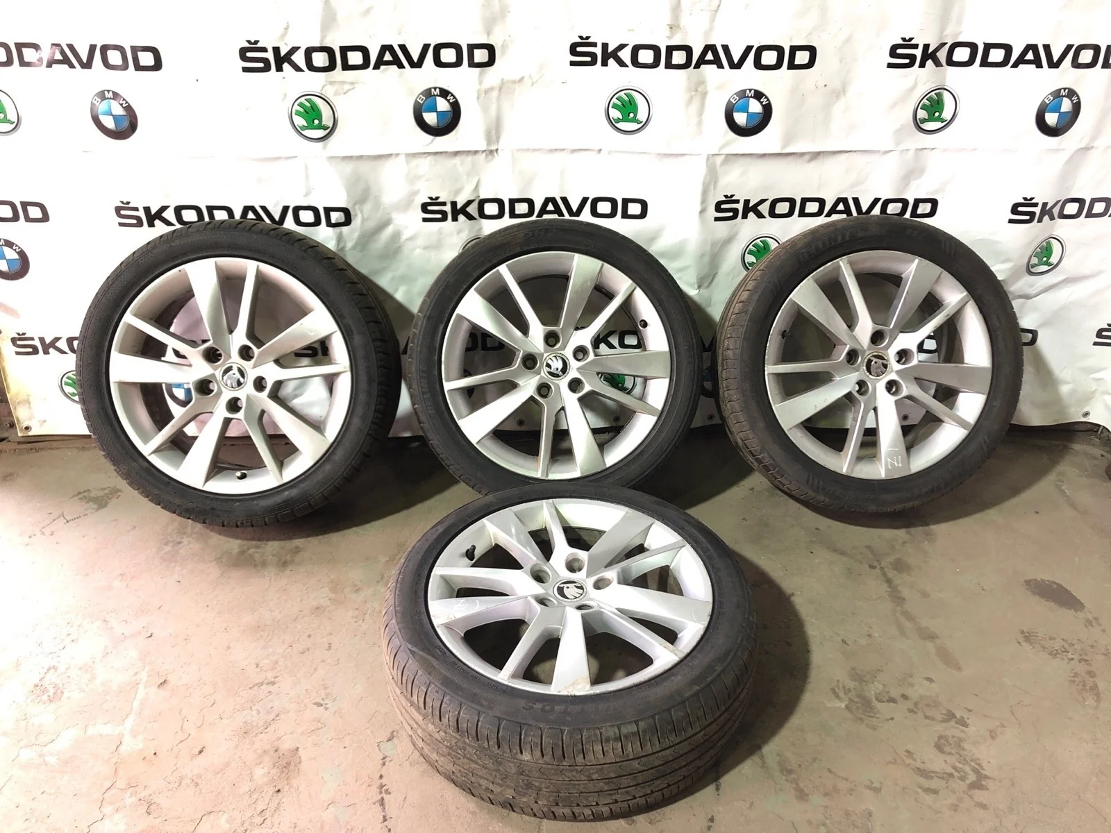Диски колесные Skoda Octavia 2017 5E0601025CC A7 (5E) 1.6 DDYA