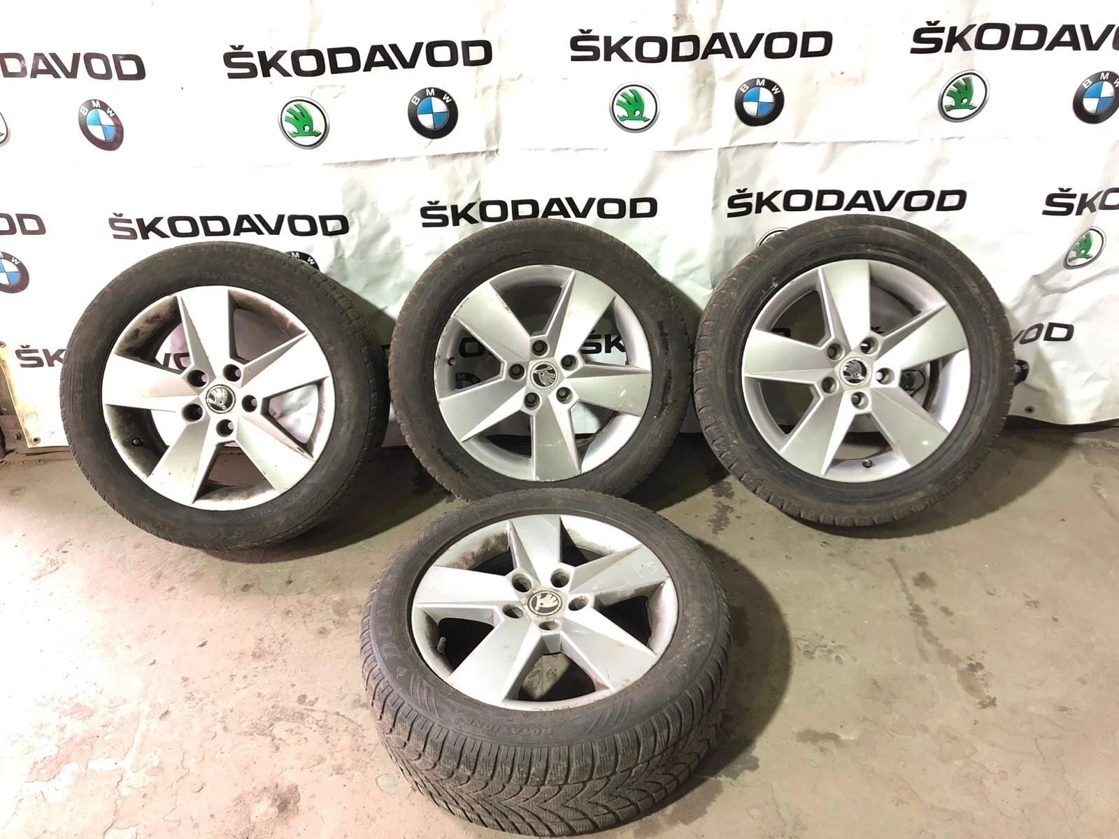 Диски колесные Skoda Octavia 2016 5E0601025H A7 (5E) 1.6 CXXB