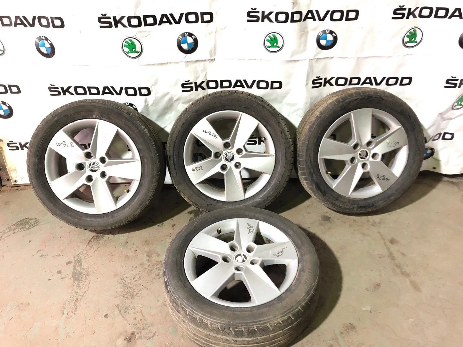 Диски колесные Skoda Octavia 2015 5E0601025H A7 (5E) 1.2 CJZA