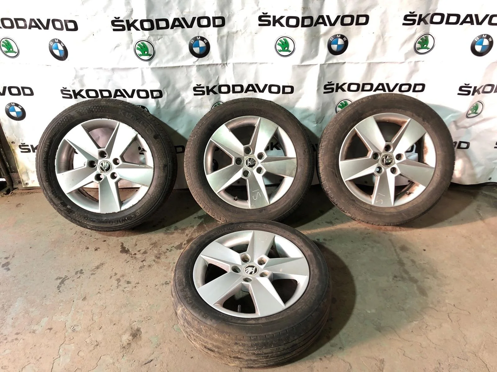 Диски колесные Skoda Octavia 2015 5E0601025H A7 (5E) 1.6 TDI CLH