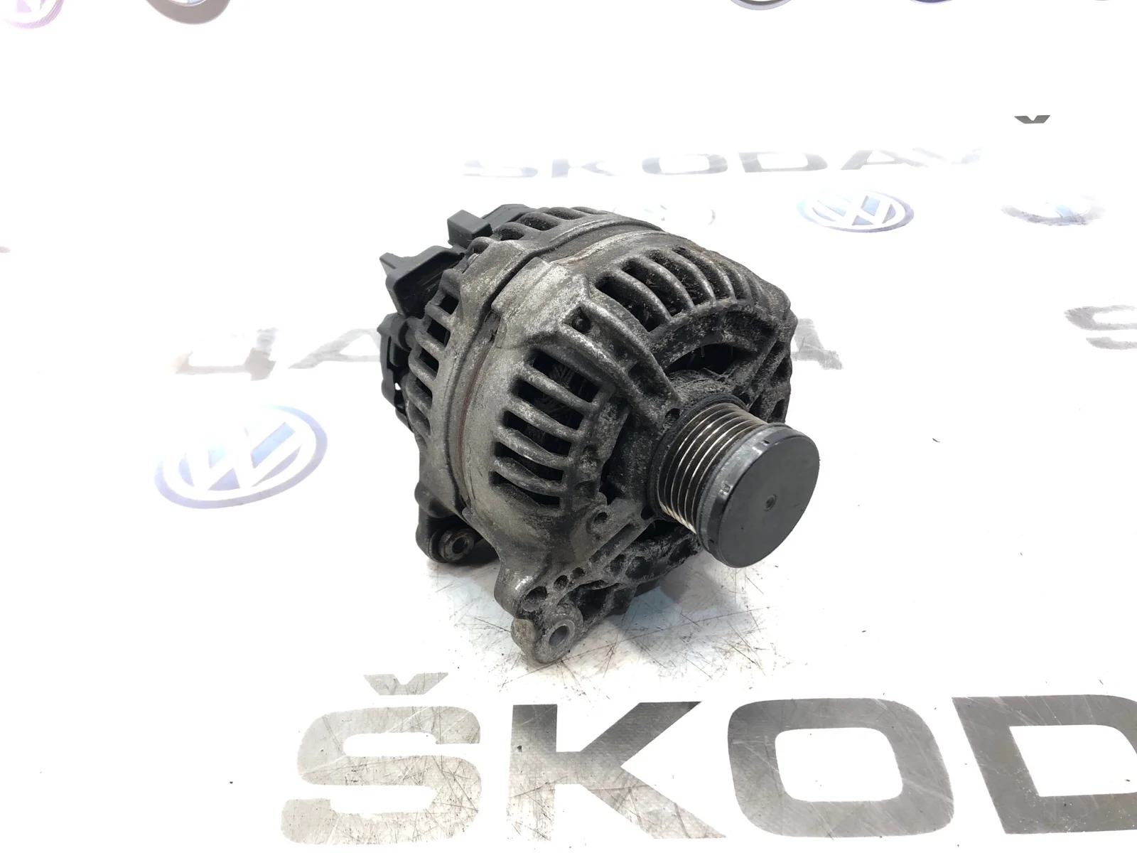 Генератор Skoda Octavia 2011 03F903023D A5 (1Z) 1.2 CBZB