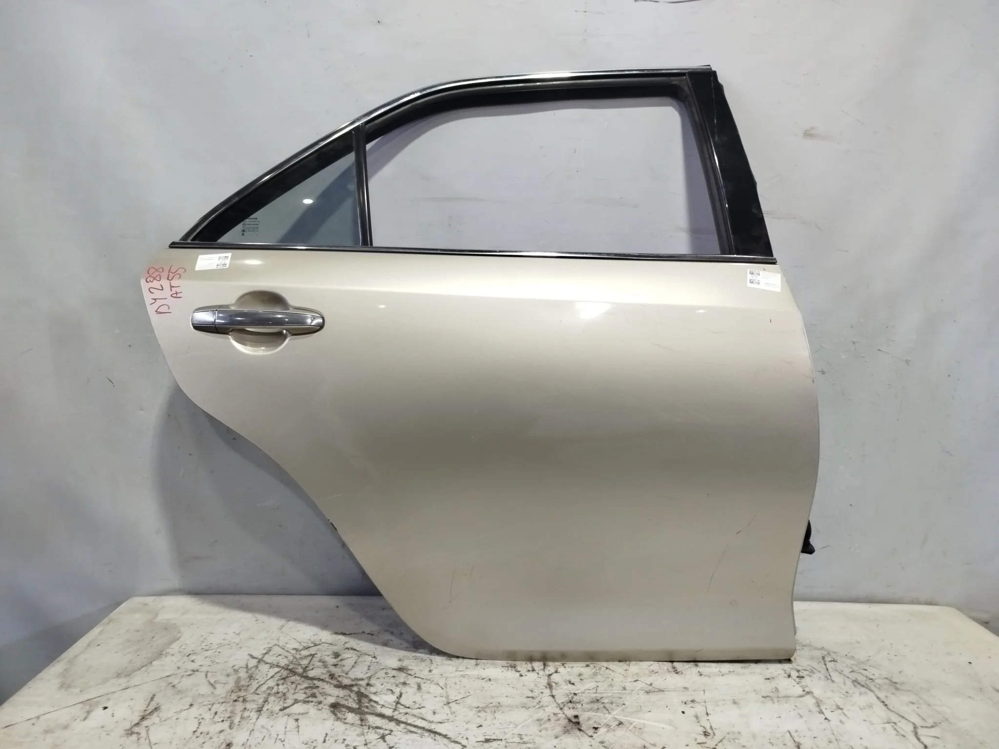 ДВЕРЬ TOYOTA DAIHATSU ALTIS CAMRY ACV51 ASV50 AVV50 AVV50N GSV50 6700333200 ЗАДНЯЯ ПРАВАЯ золотой DY288