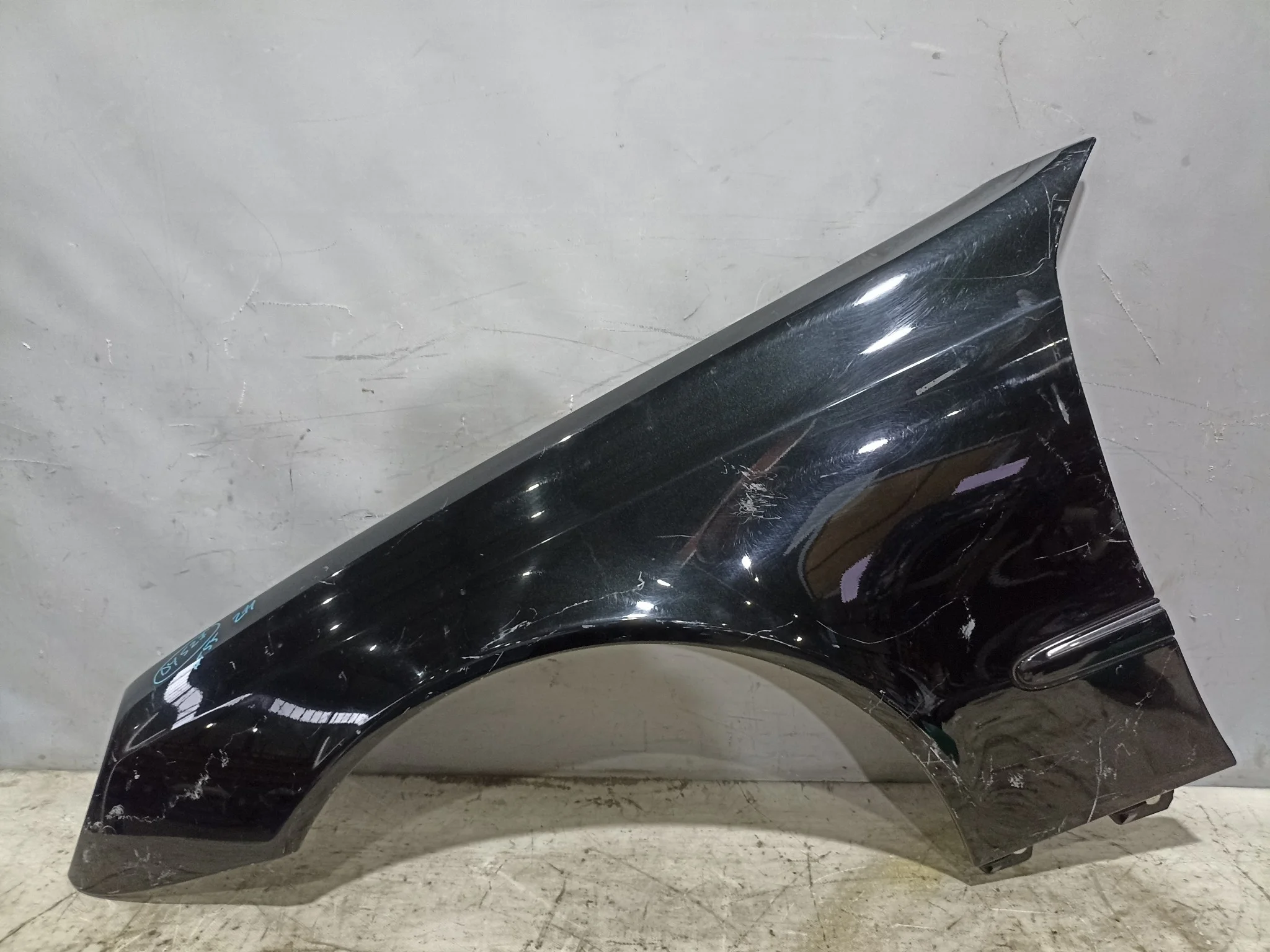 КРЫЛО MERCEDES-BENZ E-CLASS S211 W211 A2118801318 ПЕРЕДНЕЕ ЛЕВОЕ черный DY527
