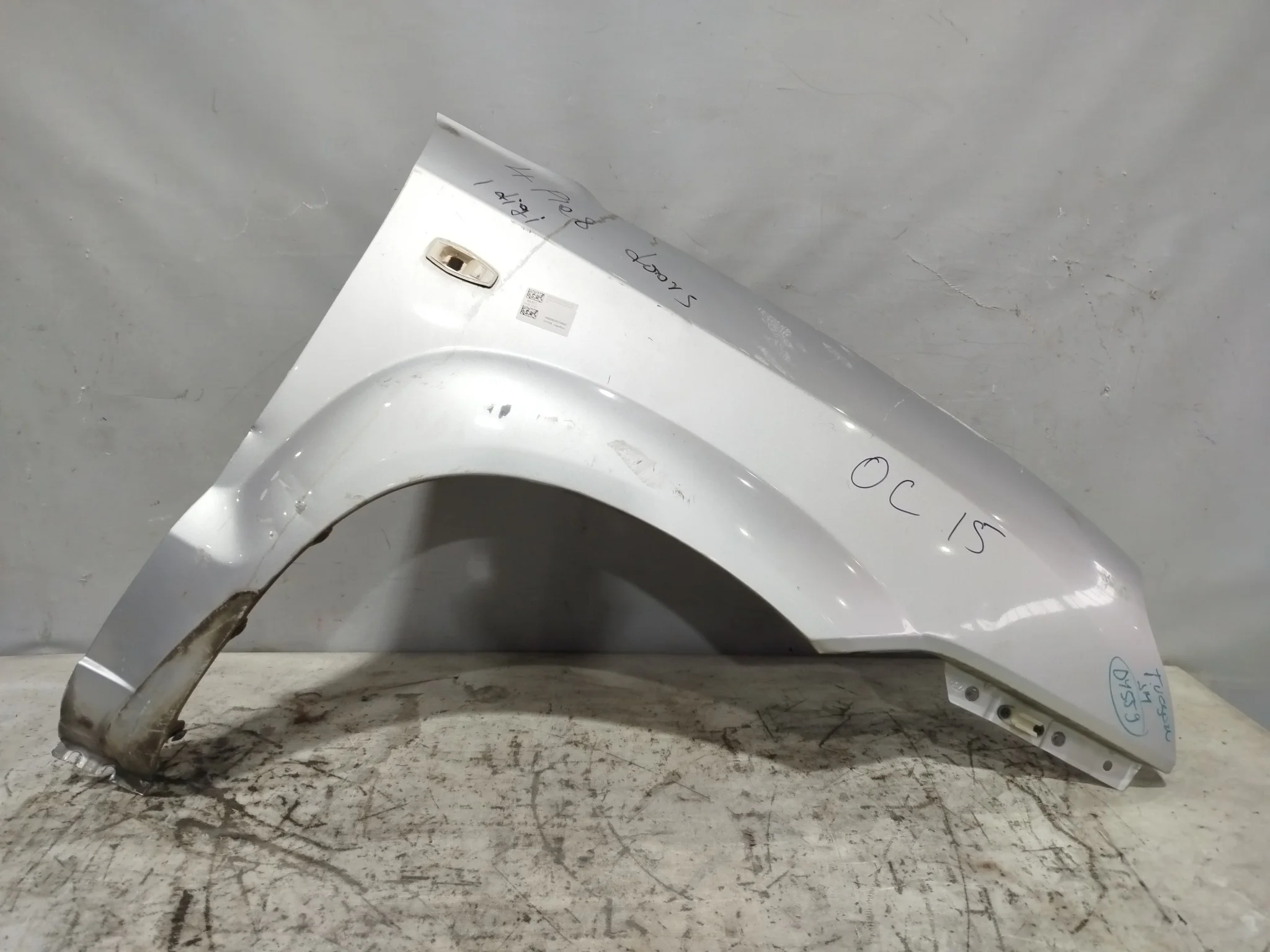 КРЫЛО HYUNDAI TUCSON JM 663212E130 ПЕРЕДНЕЕ ПРАВОЕ серебро DY559