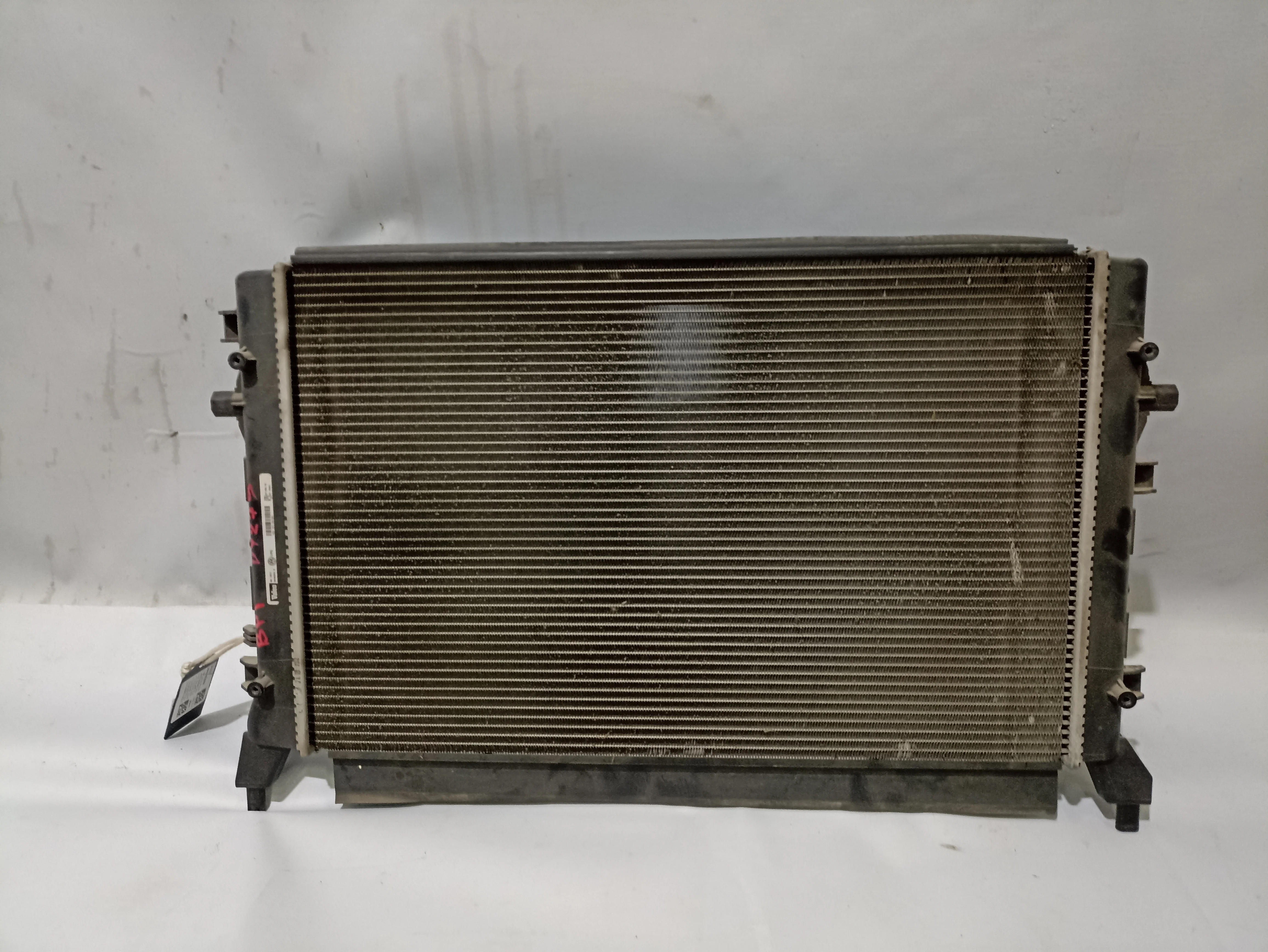 РАДИАТОР ДВИГАТЕЛЯ AUDI VOLKSWAGEN SEAT SKODA ... CTKA CXSB CYVD CZCA ... TOLEDO TOURAN TT YETI ... B6 B7 MK5 MK6 БЕЗ ДИФФУЗОРА 1K0121253BB DY279Z