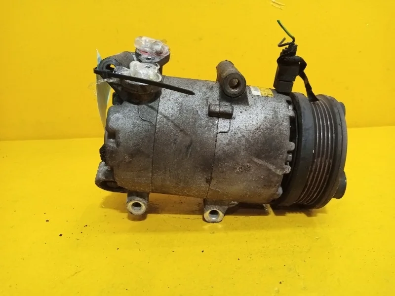 Компрессор кондиционера Ford Focus 2 2005-2011