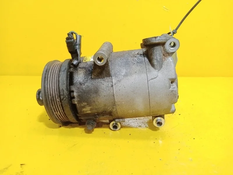 Компрессор кондиционера Ford Focus 2 2005-2011