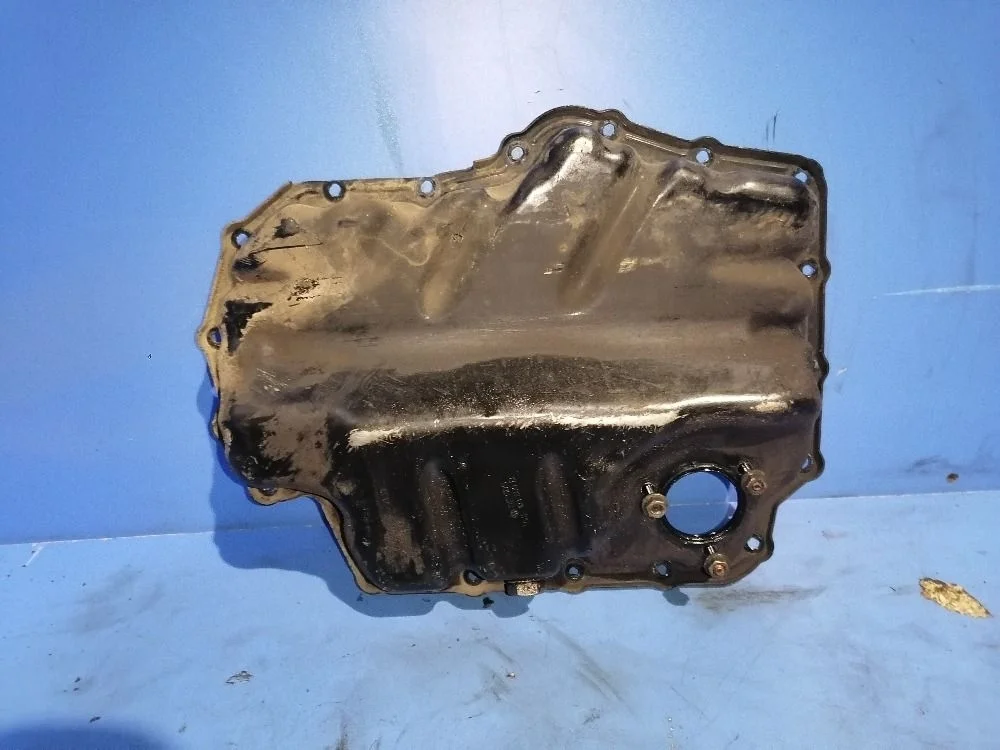 Поддон двигателя Volkswagen Golf Mk7 (2012—2017) 04E103602B