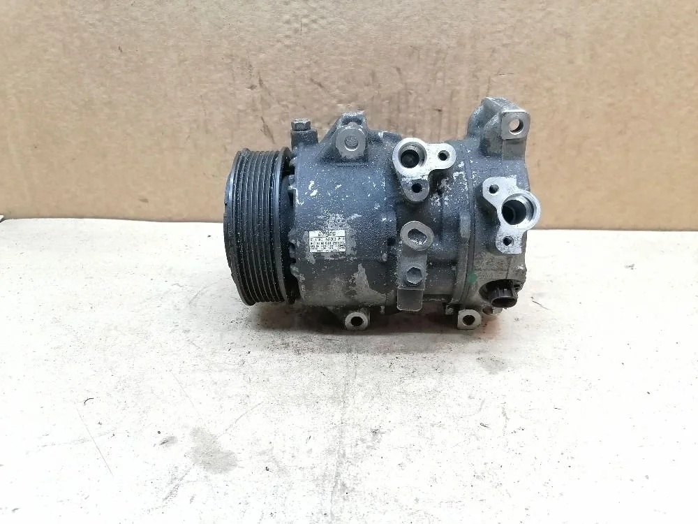 Компрессор кондиционера Toyota Voxy R70 (2007—2010) 8831028570