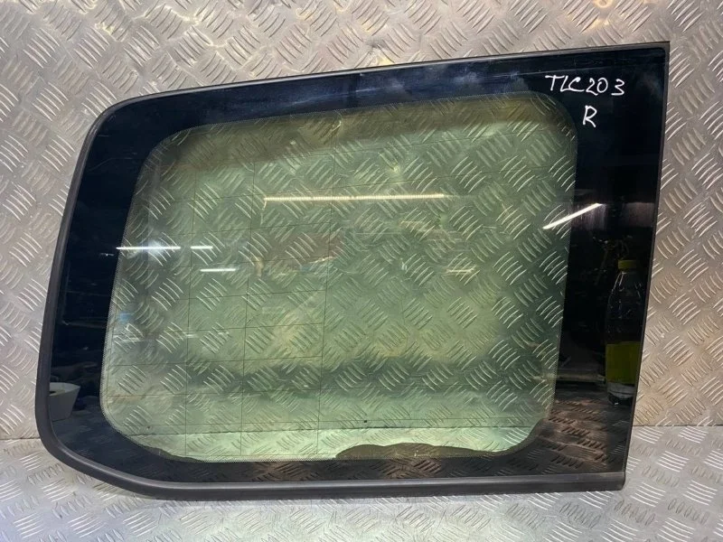 Стекло кузовное боковое правое Toyota Land Cruiser 200 (2008-2021) 2010