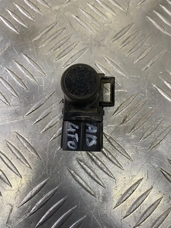 Парктроник задний Toyota Land Cruiser 200 (2008-2021) 2010
