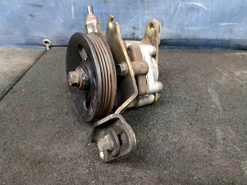 Насос ГУР Lexus Rx330 2006 4432048040 MCU38 3.3 3MZFE