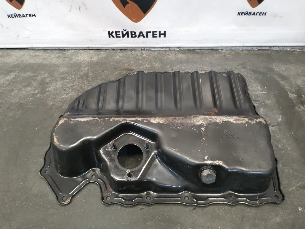 Поддон двигателя Volkswagen Tiguan 2009 5N