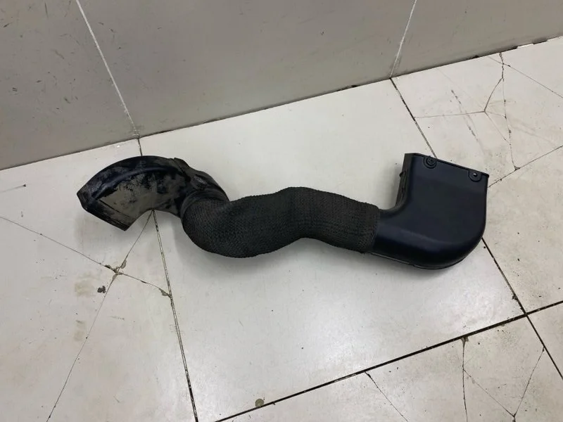 Воздухозаборник Hyundai Tucson 1 JM D4EA 2.0