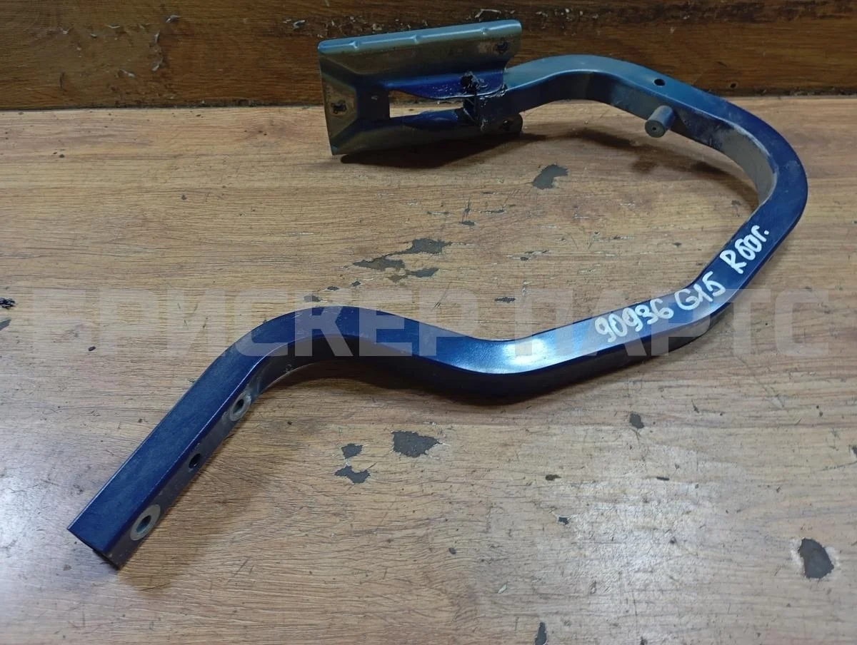 Петля багажника правая Ниссан Альмера 3  G15