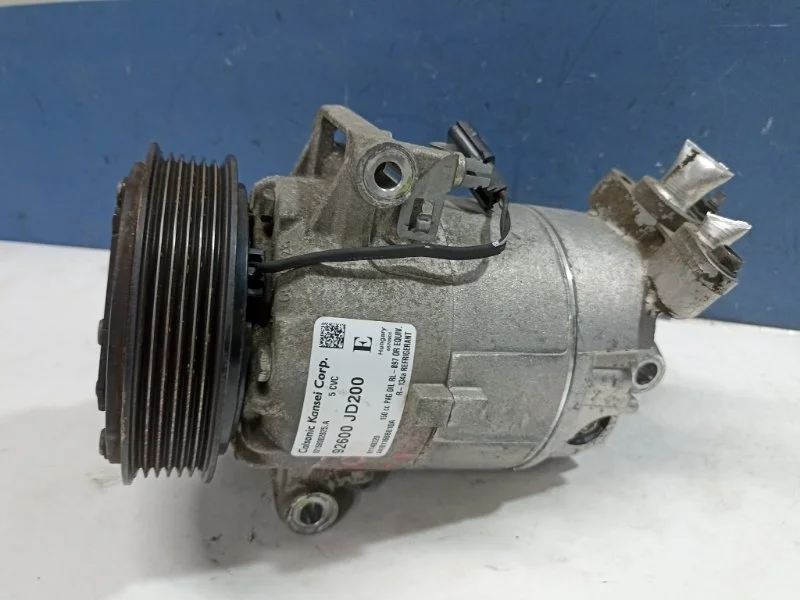 Компрессор кондиционера Nissan Qashqai 2010 92600JD200 J10 2.0 MR20DE 4WD